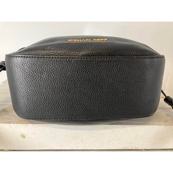 MICHAEL KORS, MEDIUM SIZE BLACK PEBBLED LEATHER CROSSBODY BAG - Picture 7 of 15